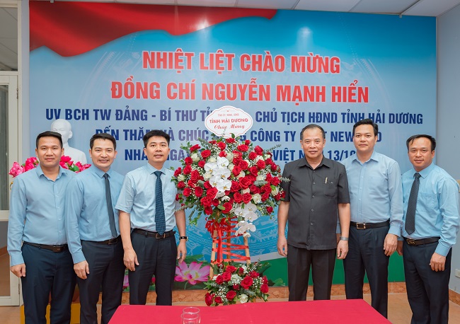 Lãnh đạo tỉnh thăm và chúc mừng các doanh nghiệp nhân Ngày Doanh nhân Việt Nam